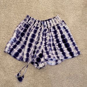Blue and white tie dye flowy short